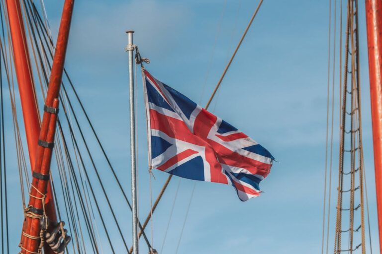 BOE Governor’s Stablecoin Warning Sparks Debate Over Financial Innovation