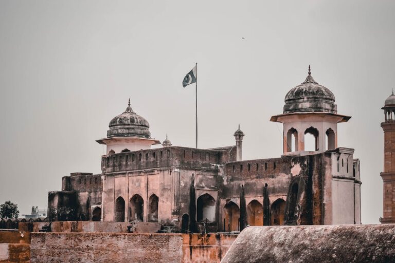 Pakistan to Crypto Giants: Get Licensed to Serve Our 40M Users